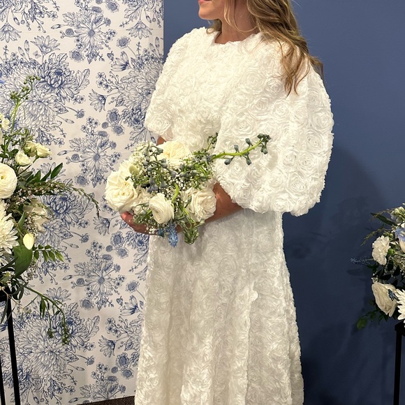 Dress - Picture 3 of 3